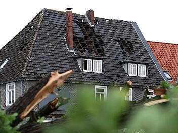 Ein Tornado hat in Oberbayern Dächer beschädigt
