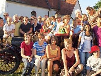 Tanz, Theater, Breakdance und ein Oldtimer - die "Legende vom Lauberberg" war ein voller Erfolg.  Foto: total digital