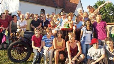 Tanz, Theater, Breakdance und ein Oldtimer - die "Legende vom Lauberberg" war ein voller Erfolg.  Foto: total digital