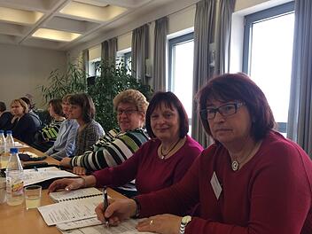Stellvertretende Kreisbäuerin Helene Greubel und Kreisbäuerin Edeltraud Häusler haben ein  Seminar mit dem Titel "Landfrauen im Dialog mit der Gesellschaft" auf dem Volkersberg organisiert.Andreas Lomb