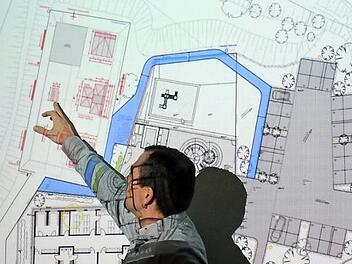 Erst vor zwei Wochen hatte Sebastian Berger im Bauausschuss die Pläne für die neue Skater-Anlage vorgestellt. Gebaut soll sie immer noch werden, allerdings nicht am geplanten Standort. Foto: Schnake (Archiv)