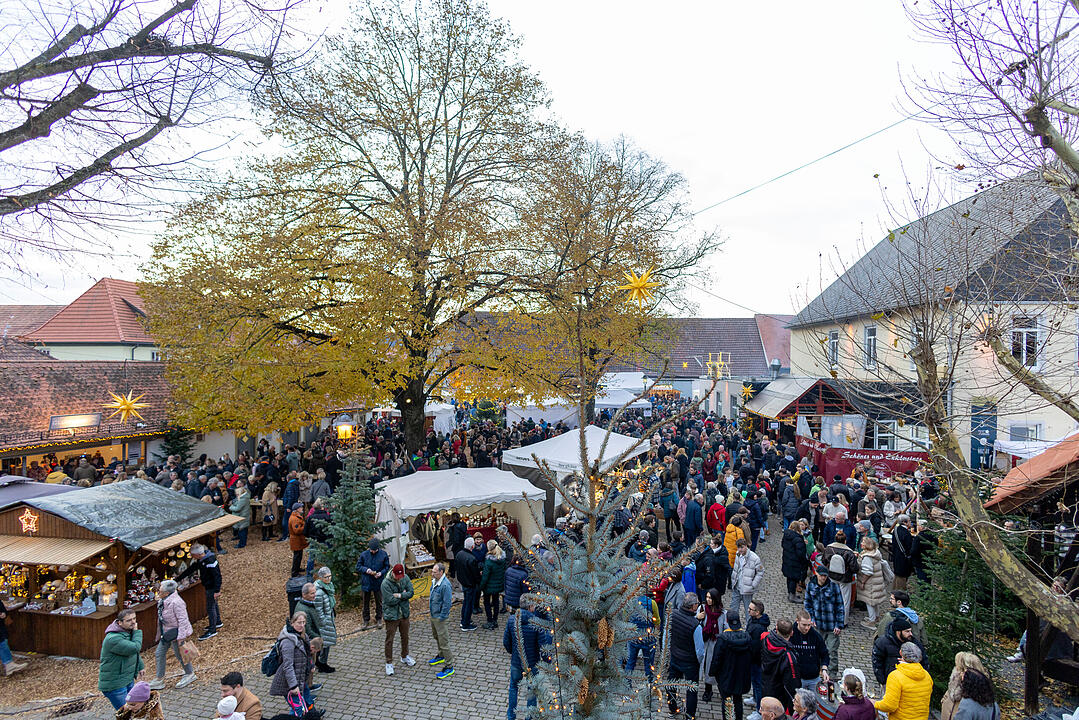 R&ouml;delsee, Traditioneller Weihnachtsmarkt rund um das Schloss