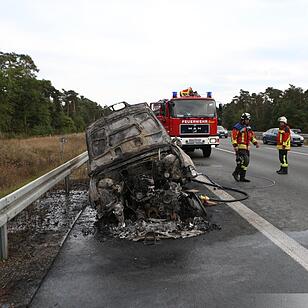 BMW brennt auf A3 völlig aus