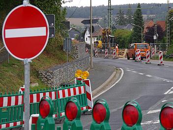 Endstation: Im Lauf des Donnerstags beginnt die Sperrung der B 85 zwischen der Nordbrücke und der Abzweigung nach Seelach für den Verkehr, der aus südlicher Richtung kommt.  Foto: Marco Meißner