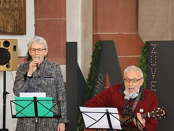 Für die musikalische Umrahmung sorgten Organist und Kantor Dieter Blum, sowie Barbara und Paul Oschmann. Hilmar Ruppert