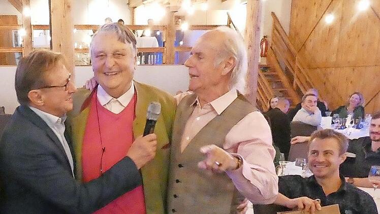 SIe hatten Spaß: Hausherr Peter Brehm mit Alt-Landrat Eberhard Irlinger und Kabarettist Klaus Karl-Kraus