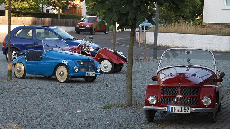Die Kleinschnittgers vor dem Staffelsteiner Siedlerheim