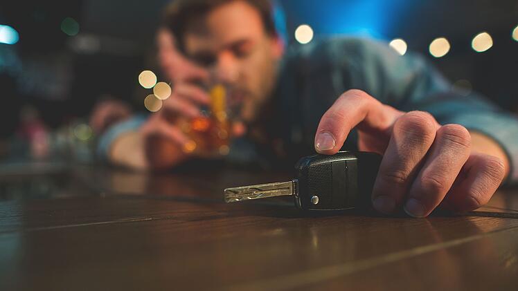 Der junge Mann hatte 1,34 Promille im Blut, als er den Unfall verursachte.