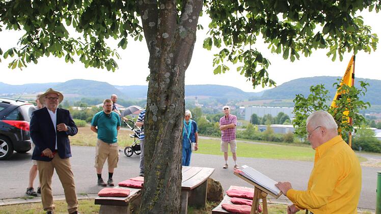 Im feierlichen Rahmen gedachte der KAB-Ortsverband Westheim dem 15-jährigen Bestehen der Turmglocke. Foto: Hilmar Ruppert