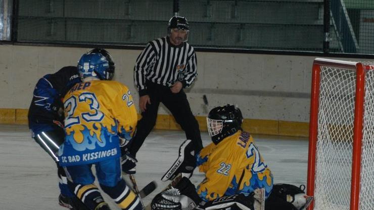 Unser Archivbild aus dem Jahr 2002 zeigt Jonas Langmann im Tor der Knaben-Mannschaft des SC Bad Kissingen. Foto: Hopf