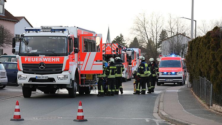 Feuerwehr löscht Brand in Herzogenaurach