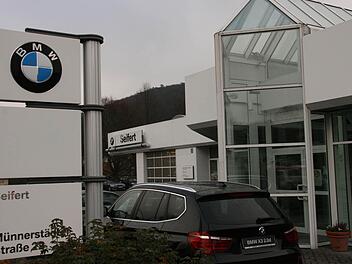 Der Name Seifert bleibt auch zukünftig an der BMW-Niederlassung in der Münnerstädter Straße in Bad Kissingen stehen. Aber: Zum 1. 1. 2013 übernimmt die BMW-Rhein-Gruppe (Würzburg) das Rhöner Autohaus.