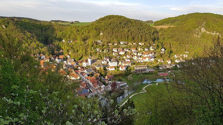 Kurz vor dem Ziel wartet ein tolles Panorama über Muggendorf. Foto: Ronald Heck