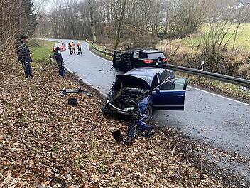Zusammento&szlig; auf Staatsstra&szlig;e 2182 bei F&ouml;lschnitz