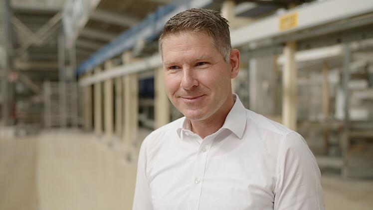 Daniel Jeschonowski vom Porzellan-Produzenten Kahla macht sich Sorgen um die Zukunft seines Traditionsunternehmens.