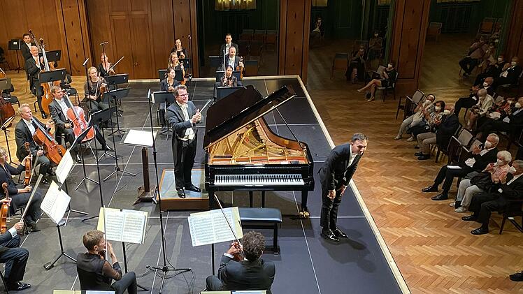 Der  Pianist Sergy Tanin begeisterte.