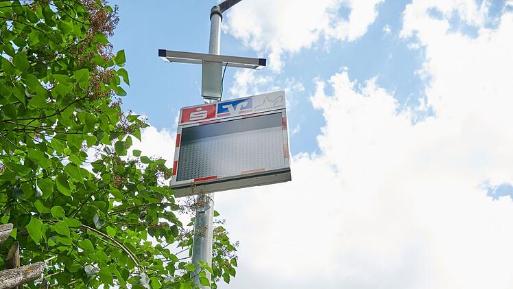 Bamberg stellt neue Geschwindigkeitsmessanlage in Gaustadt auf