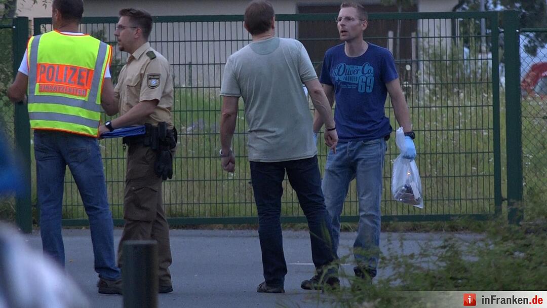Polizeilicher Schusswaffengebrauch im Landkreis Erlangen-Hoechstadt - Fluechtender richtet sich selbst