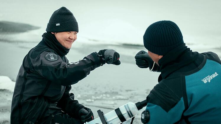 Die Begegnungen mit au&szlig;ergew&ouml;hnlichen Menschen pr&auml;gen die Reise.