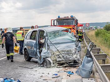 Strullendorf: Autofahrer stirbt bei Unfall auf der B505