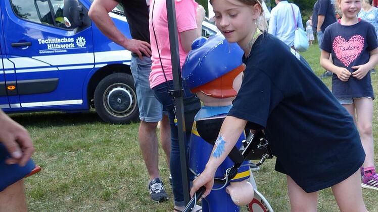 Die Schatzsuche ist mit einem Metalldetektor kinderleicht. Foto: Klaus-Peter Wulf