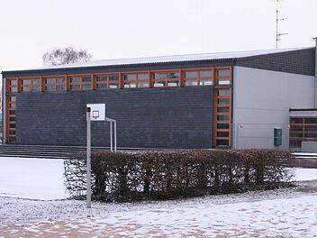 Die Schulturnhalle in Prichsenstadt soll abgerissen werden.  Foto: Berthel