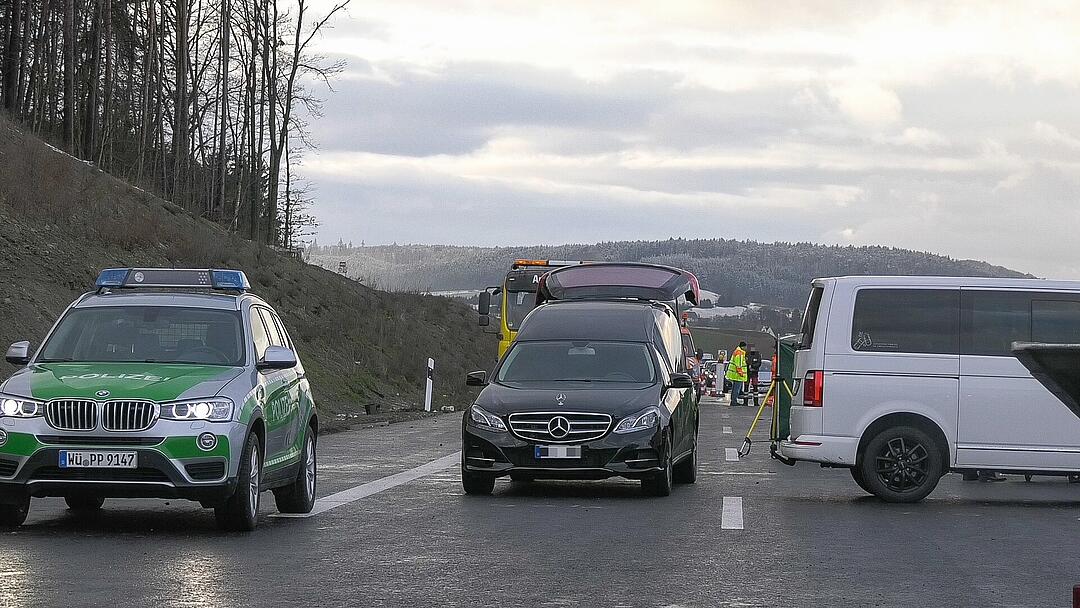 Arbeiter stirbt bei Unfall auf A3 bei Geiselwind: Bilder vom Unfallort
