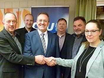 Die Nominierungsversammlung CSU/BBL ging glatt über die Bühne (von links): Günter Benning, Elmar Schramm, Udo Siegel, Jens Beland, Wolfgang Schultheiß, Kathrin Grosch.  Foto: Doris Weidner