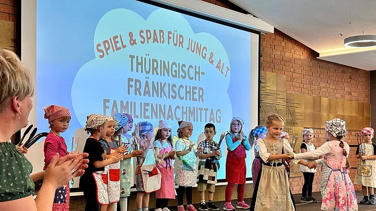 Ahorn: Th&uuml;ringisch-Fr&auml;nkische Partnerschaft erstmals mit Familiennachmittag gefeiert - so kam das Programm an