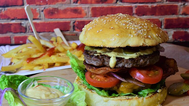Hamburger, Cheeseburger, Pommes