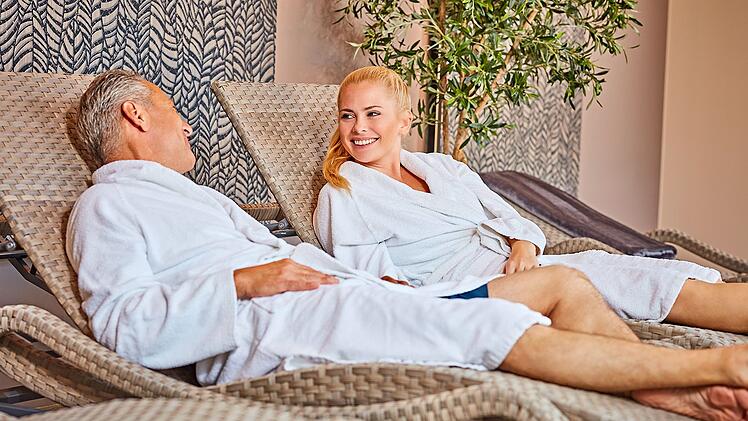 Therme, Bad, Badehaus, Schwimmen, Becken, Tauchen, Badeurlaub, Urlaub, Erlebnis, Auszeit, Freizeit, Erholung