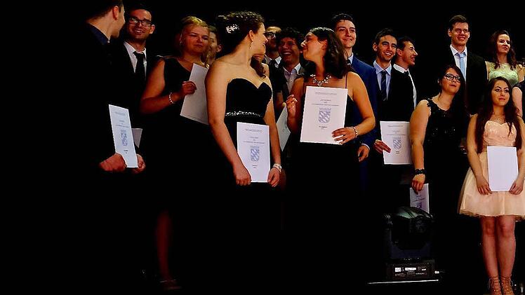 Gruppenfoto zur Zeugnissübergabe. Foto: Gerd Schaar