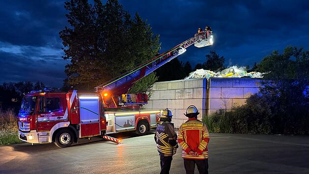 Brand bei Entsorgungsfirma in K&uuml;hschwitz gemeldet