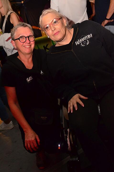 Party mit der Band "CAVELAND"