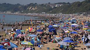 Sommerliches Wetter in Gro&szlig;britannien
