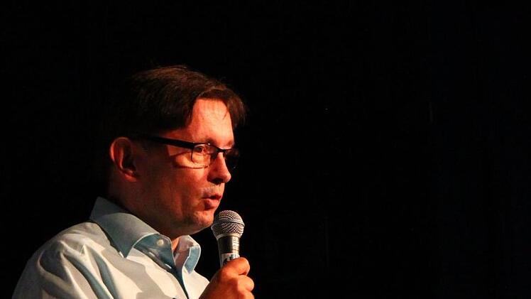 Moderator Alexander Müller.  Foto: Jürgen Gärtner