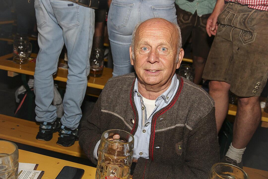 Es spielten die "Kasendorfer Musikanten" und "Die Wilderer".
