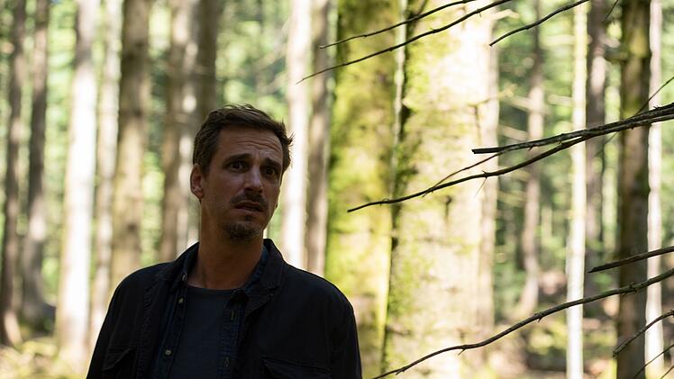 Konrad Diener (Max von Thun) ist ein Stadtkind aus Hamburg. Sein Sohn kommt ganz nach ihm - genau deshalb macht er sich nach dessen Verschwinden Sorgen.