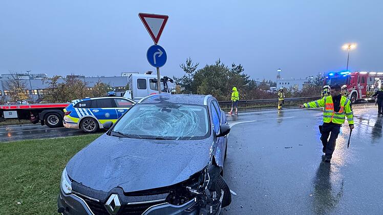 Folgenreicher Unfall für zwei beteiligte auf B303 im Kreis Kulmbach
