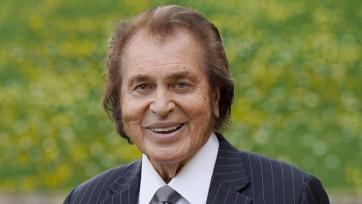 Am 2. Mai feierte er seinen 90. Geburtstag: Engelbert Humperdinck denkt dennoch nicht an ein Karriere-Ende.