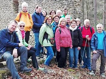 Georg Schäffner (r.) führte die Wandergruppe an.  Foto: Carmen Schwind