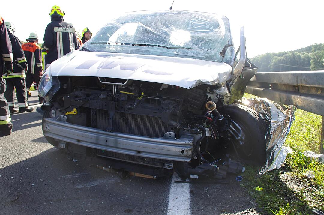 Frontalkollision auf B303 bei Beikheim