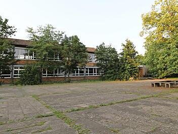 Die alte Schule Ebing liegt noch im Dornröschenschlaf.