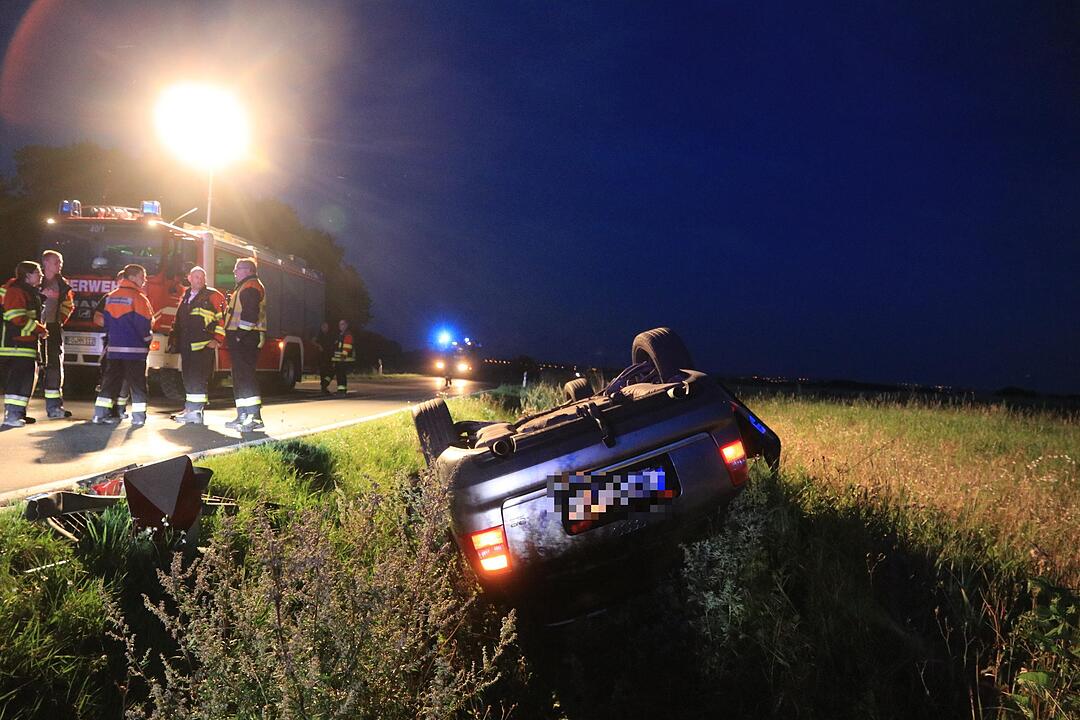 Mit Auto überschlagen: Betrunkener Mann verliert im Landkreis Forchheim die Kontrolle