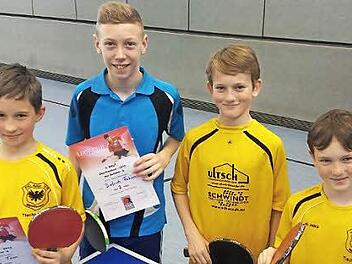 Die erfolgreichen Schüler A (von links): Tom Hoger (FC Adler Weidhausen), Fabian Dietrich (TSV Hof), David Fischer und Sieger Joel Fischer (beide Weidhausen). Foto: Hans Franz