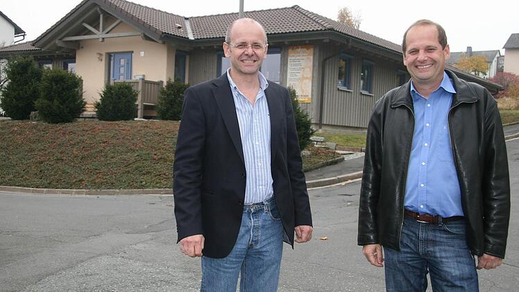 Georg Beetz und Marco Adler wollen in den nächsten Jahren nicht die Stückzahlen der Adlerhäuser steigern, sondern der Hausbau soll zum Rundum-Sorglos-Paket werden.