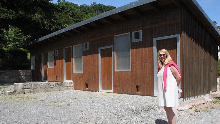 Bald bekommen die Hühner ein größeres Gehege. Es ist fast fertig. Foto: Ulrike Müller