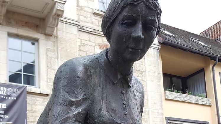 Heidenheim: Der Knöpfleswäscherin-Brunnen in der Fußgängerzone Foto: Christofzik