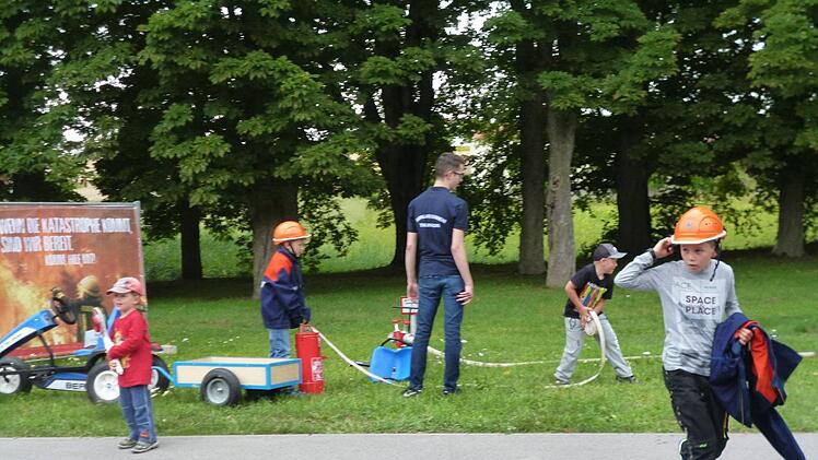 Die Freiwillige Feuerwehr Thundorf kümmert sich um Nachwuchs, zum Beispiel beim Aktionstag der Kinderfeuerwehr. Foto: Archiv Philipp Bauernschubert