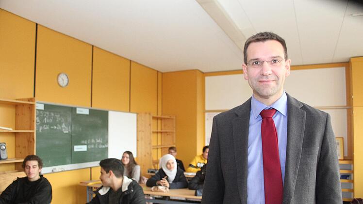 Schulrat Michael Hack ist gl&uuml;cklich, dass es ab diesem Schuljahr auch eine 9+2-Klasse im Landkreis Kulmbach gibt.